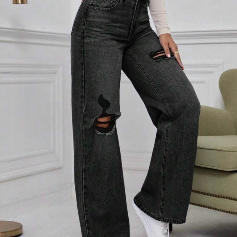 NWT Women's Charcoal Distressed Wide Leg Jeans - Picture 5 of 6